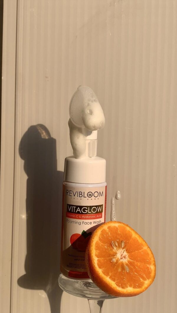 vitaglow foaming facewash